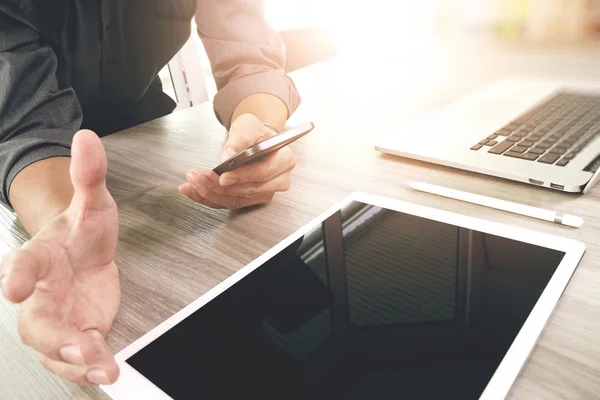 Website designer working blank screen digital tablet and compute — Stock Photo, Image