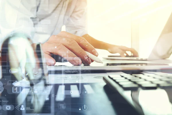 Affärsdokument på office bord med bärbar dator och grap — Stockfoto