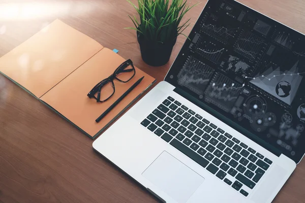 Top view of new modern computer laptop with blank screen and bla — Stock Photo, Image