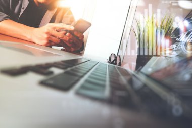 modern teknoloji ve dijital laye çalışma iş adamı el