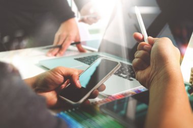 Fotoğraf Web grafik tasarımcı el yeni proje mod ile çalışma