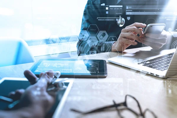 Medische technologie netwerk team meeting concept. Dokter hand wor — Stockfoto