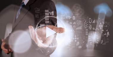 yandan basın oyun başlatmak veya con gibi projeleri başlatmak için düğmesini işaret