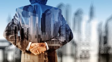 işadamı ve soyut şehir