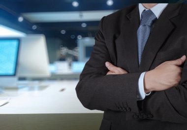 işadamı ve bilgisayar perakende arka plan kavram olarak 