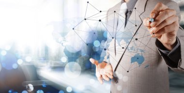 Yeni modern bilgisayar ile birlikte çalışma işadamı çift pozlama 