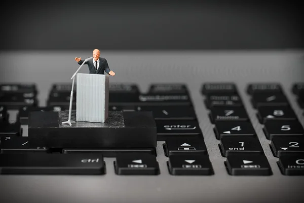 Online conferentie concept-miniatuur spreker op Business Conferen — Stockfoto