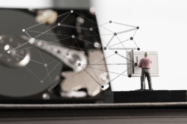 Büyük veri kavramı-minyatür mühendisi çizim masası ile çalışma 