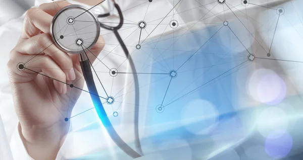 Smart läkare hand ritat nätverk med operationssalen som — Stockfoto