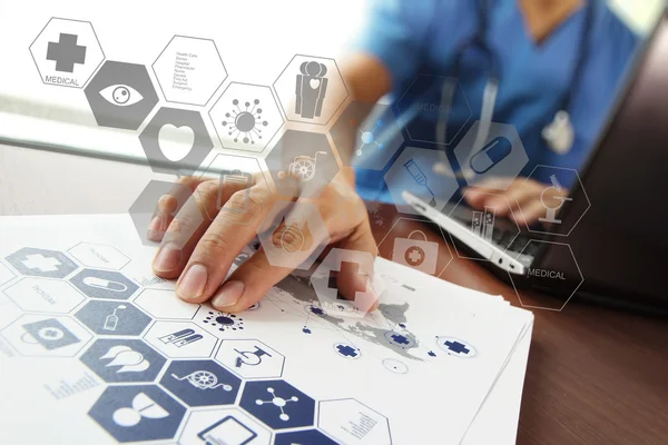 Doctor working with  laptop computer in medical workspace office — Stock Photo, Image