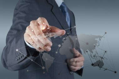 işadamı ile yeni modern bilgisayar çalışma sosyal ağ göster