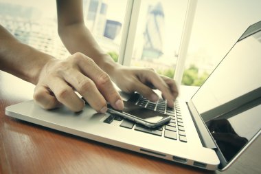 boş ekran dizüstü bilgisayar ve akıllı telefon ve dijital tablet