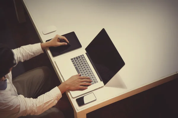 Blank screen laptop computer and smart phone and digital tablet — Stock Photo, Image