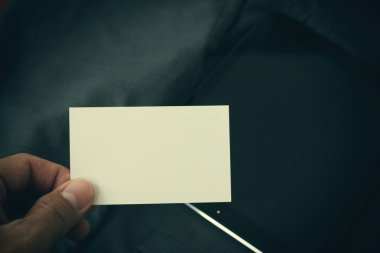 Boş kurumsal kimlik paketi kartvizit koyu gri su ile