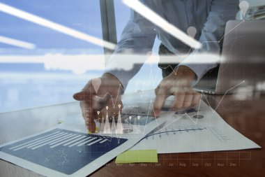 işadamı el ile iş docume çalışma çift pozlama