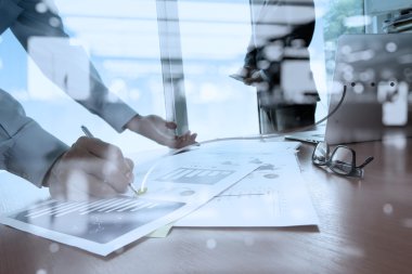 Akıllı Ofis Masası üzerinde iş belgelerinin çift pozlama