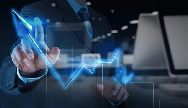 Geschäftsmann Hand zeigt virtuelles Chart-Geschäft — Stockfoto