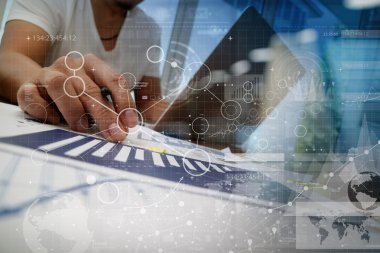 modern teknoloji ve dijital laye çalışma iş adamı el
