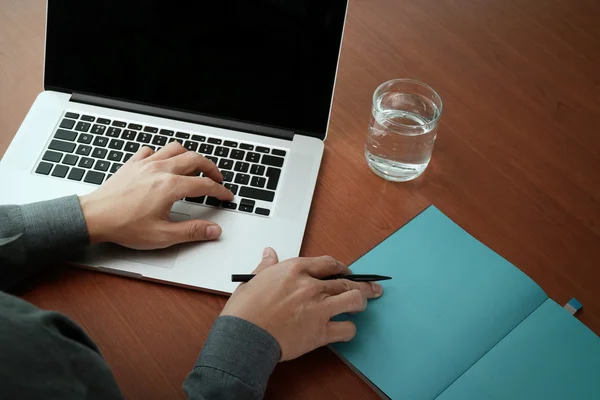 Doppelbelichtung von Geschäftsmann Hand arbeitet mit neuen — Stockfoto