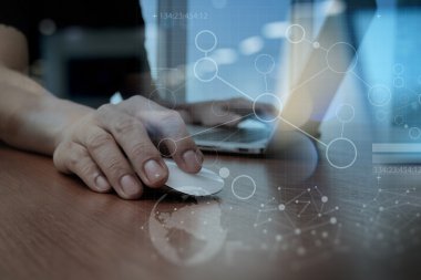 modern teknoloji ve dijital laye çalışma iş adamı el