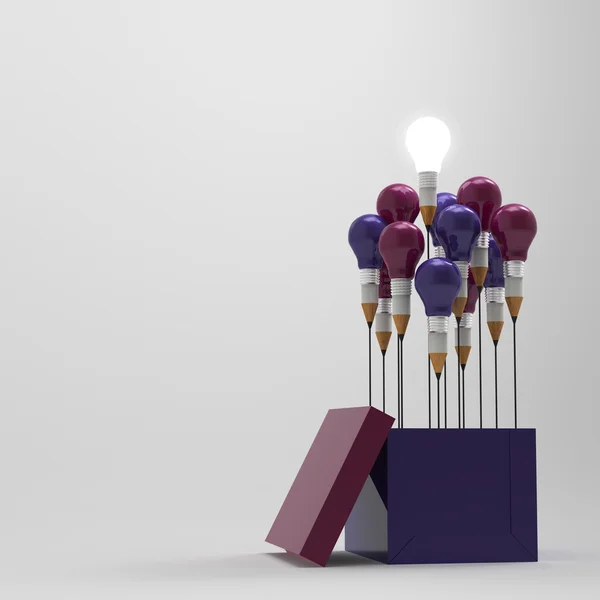 Disegno idea matita e lampadina concetto fuori dagli schemi come cr — Foto Stock