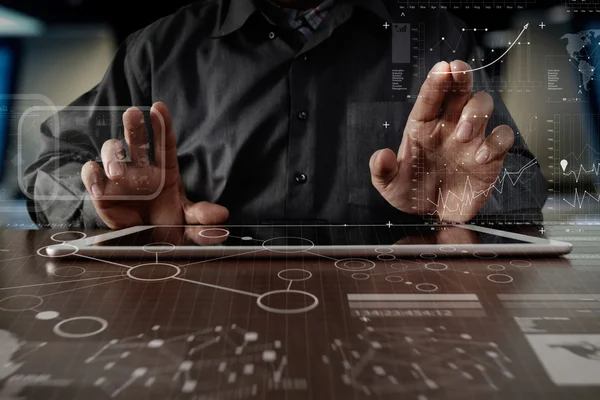 Επιχείρηση άνθρωπος χέρι εργάζονται στον υπολογιστή ψηφιακή δισκίο με εταιρείας digita — Φωτογραφία Αρχείου