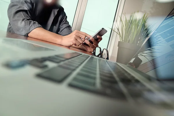 Businessman hand working with new modern computer and smart phon — Stock Photo, Image