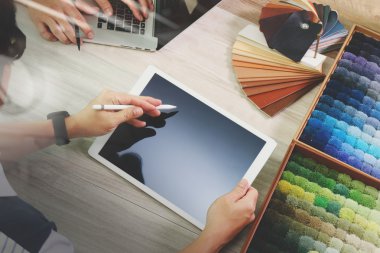 Ana sayfa görünümü veri tartışırken iki arkadaşları asit wi