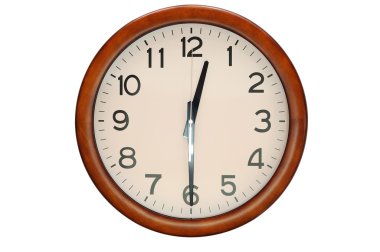 Analog duvar saati: 12: 30 Beyaz arkaplanda ayır