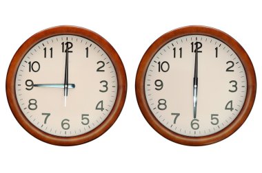 Ahşap saatler çalışma göstermek 