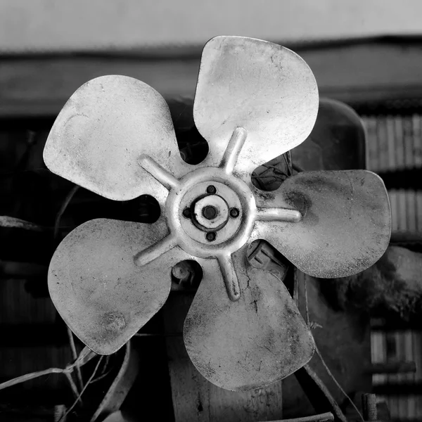 Single Refrigerator Blade Monochrome — Stock Photo, Image