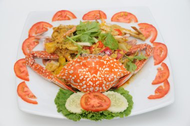 Sarı köri içinde kızartılmış Yengeç