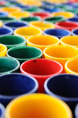 Renkli mini gözlük