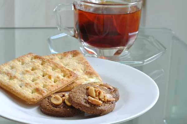 Cup of tea with cookies — Stock Photo, Image