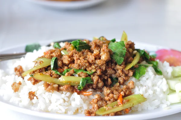 Fried Stir Basil com carne de porco picada — Fotografia de Stock