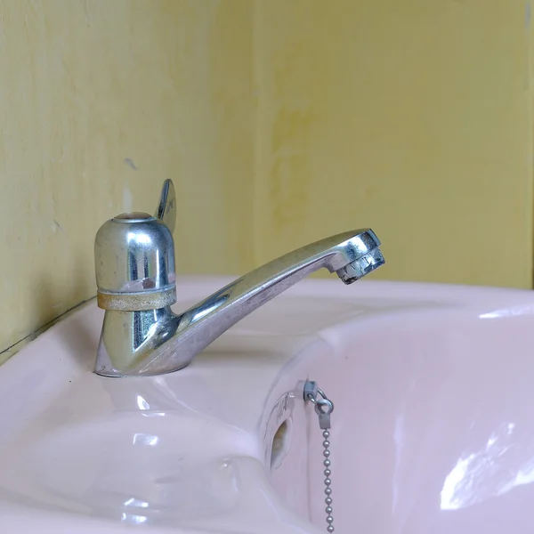 Washbasin and faucet at home — Stock Photo, Image