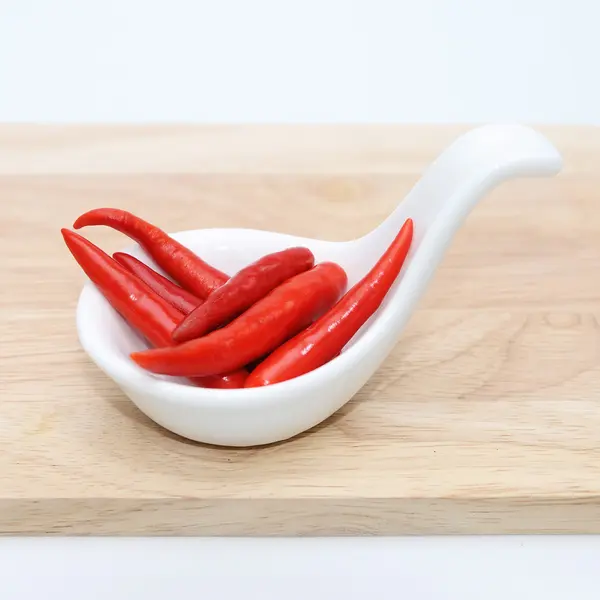 Papryka chili na topór. — Zdjęcie stockowe