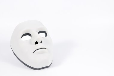 Siyah maske beyaz gizli