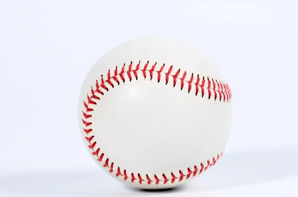 赤いニットに単一の野球. — ストック写真