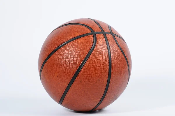 Basketbal na bílém pozadí — Stock fotografie