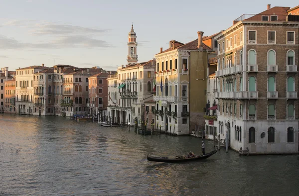Canal veneziano, vista de Realto — Fotografia de Stock