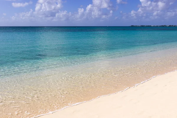 Grand Cayman, Georgetown, yedi mil plaj