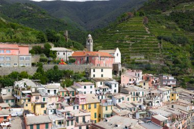 tarafından bağ, Cinque Terre, Liguria, Milli Parkı çevrili eski İtalyanca Köyü