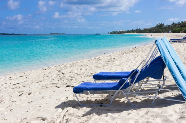 Sillas para tratamiento de spa en la playa — Foto de Stock