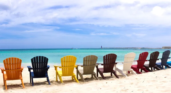 Coloridas sillas de playa — Foto de Stock