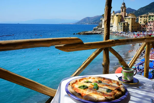 Taras Pizzerii Widokiem Piękny Port Camogli Riwiera Włoska Liguria — Zdjęcie stockowe