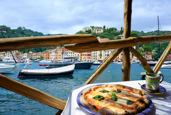 Pizza Plaats Terras Met Uitzicht Portofino Haven Italiaanse Rivièra Ligurië — Stockfoto