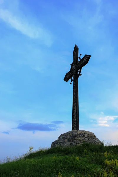 Kříž na kopci — Stock fotografie