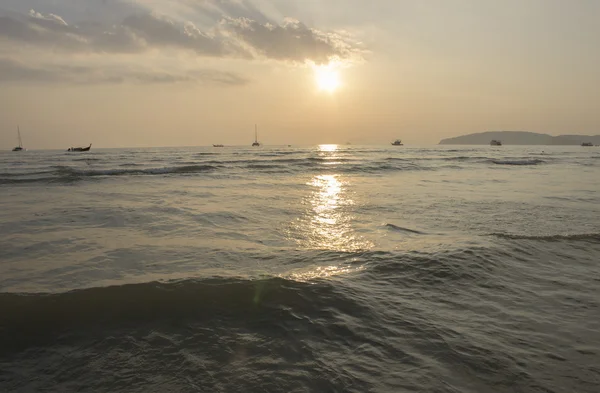 Pôr do sol no mar andaman — Fotografia de Stock