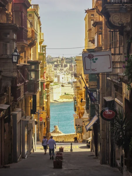 Valletta, Malta, dar sokaklarında